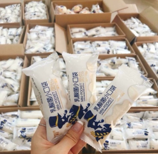 1kg bánh sữa chua: 165/ kg