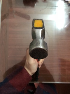 Búa nhổ đinh cán đỏ đen 0,25kg