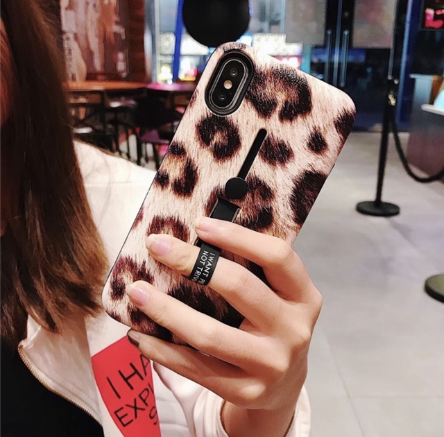 - XS MAX XR X 7 8 7plus 6plus Ốp lưng da báo có nhẫn móc tay