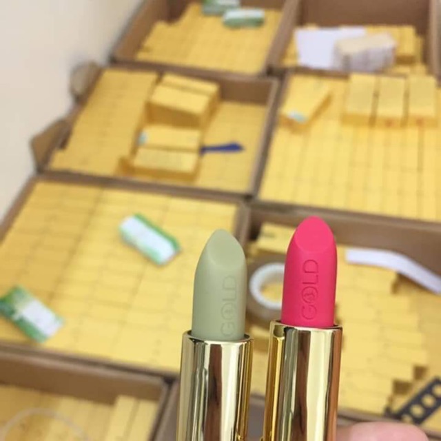 Son Gold nhung lì, đều màu, k chì, k trôi. Son ngọt như kẹo và mịn màng như nhung