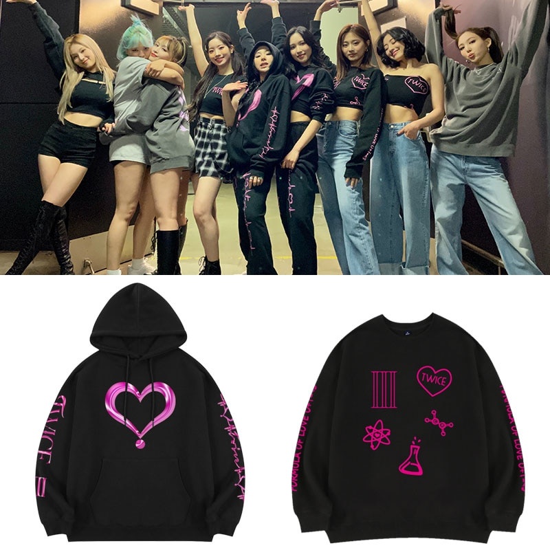 Áo Hoodie Twice Chuyến Lưu Diễn Thế Giới Khoác