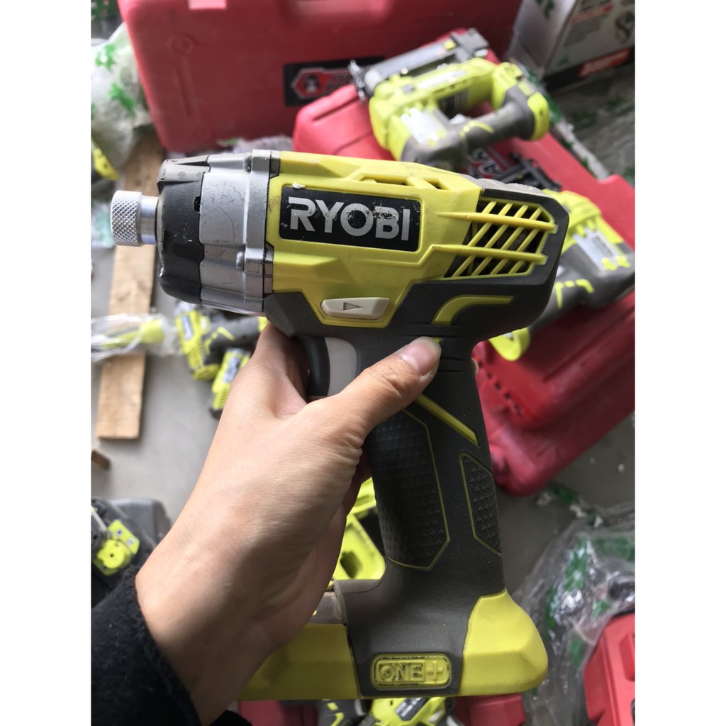 CHUYÊN VÍT (BẮT VÍT) PIN 18V RYOBI - NỘI ĐỊA ÚC