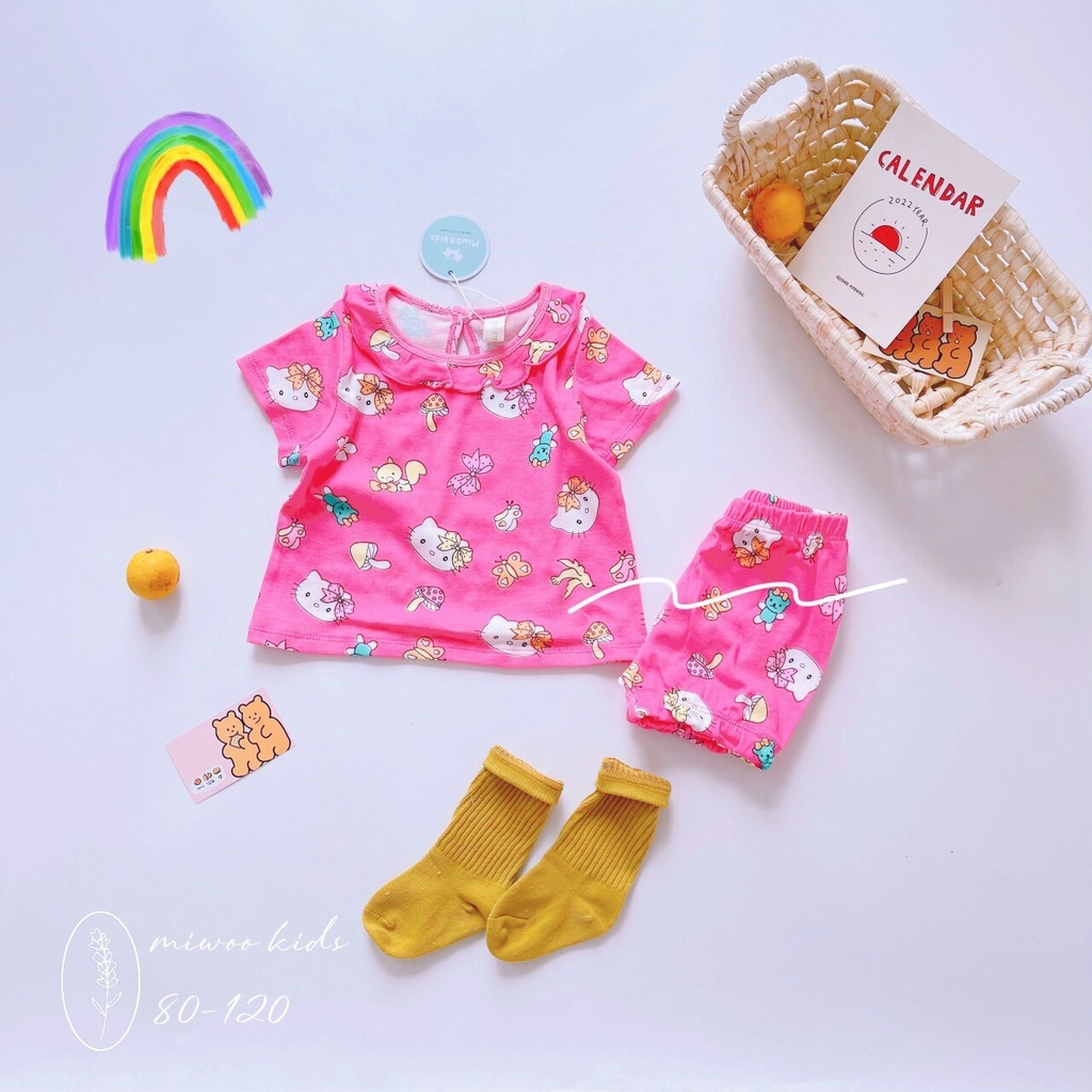 Bộ cộc tay bèo cổ cho bé gái.