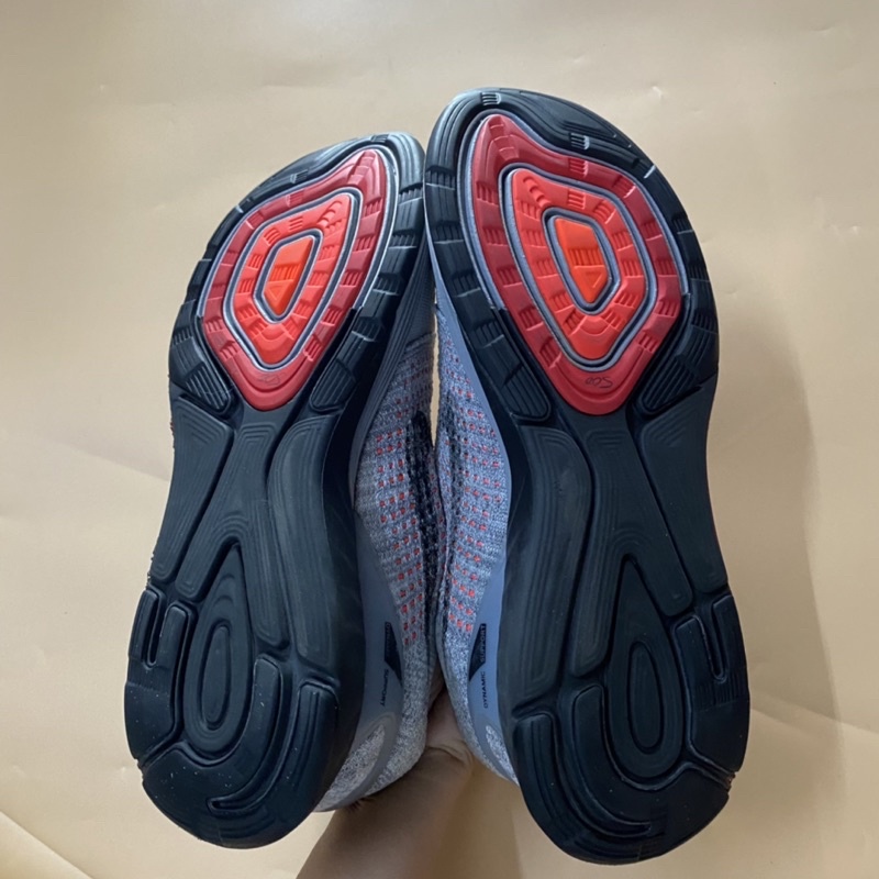 Giày chính hãng đã qua sử dụng