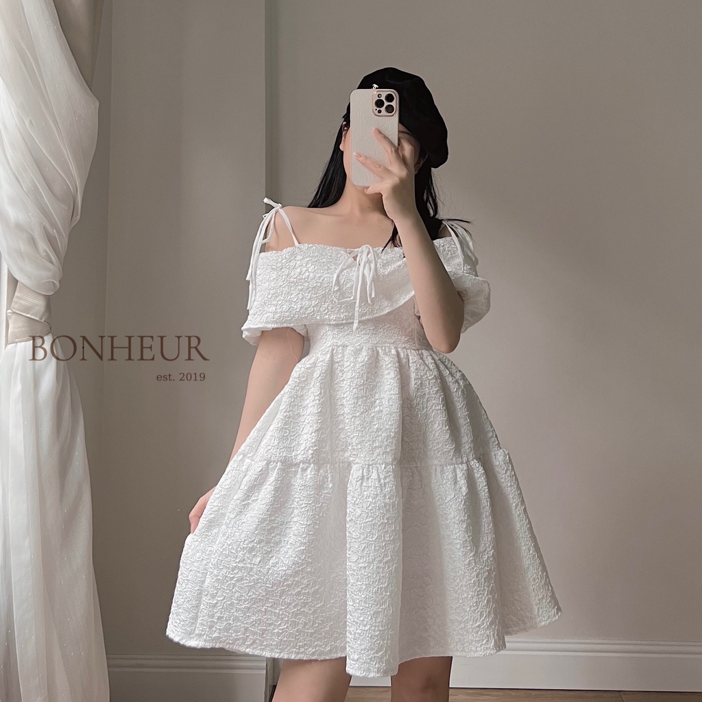 [Mã FAMARAL1 giảm 10K đơn 50K] Váy trễ vai đầm 2 dây buộc tay bồng 3 tầng chất gấm xốp cao cấp Mia Dress | BigBuy360 - bigbuy360.vn