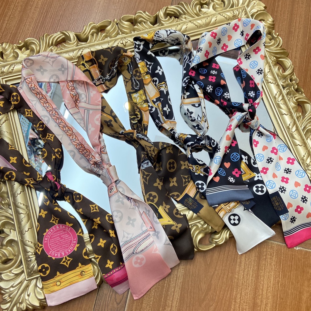 Khăn lụa họa tiết 2 mặt mẫu hot 2022