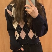 Áo len quả trám cổ tròn