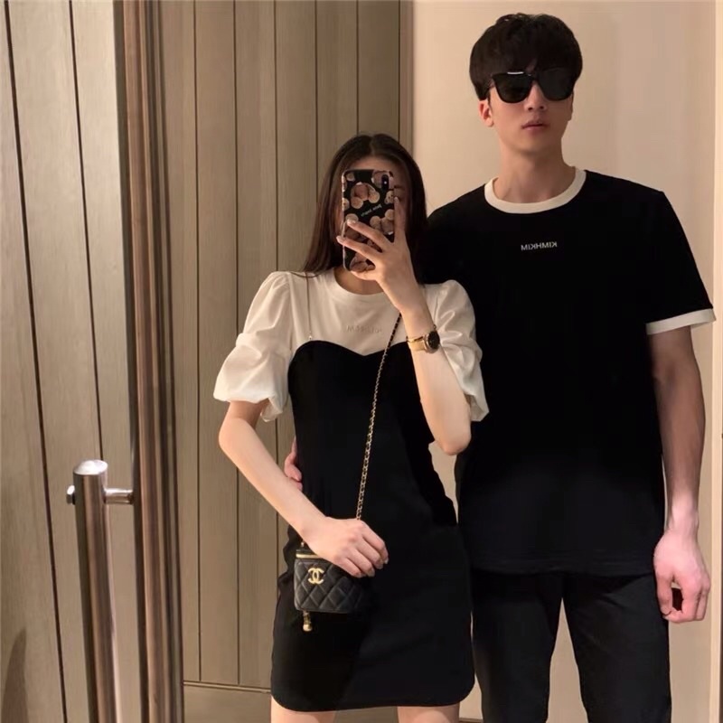 Bộ đồ đôi nam và nữ váy ngắn kết hợp áo phông nam