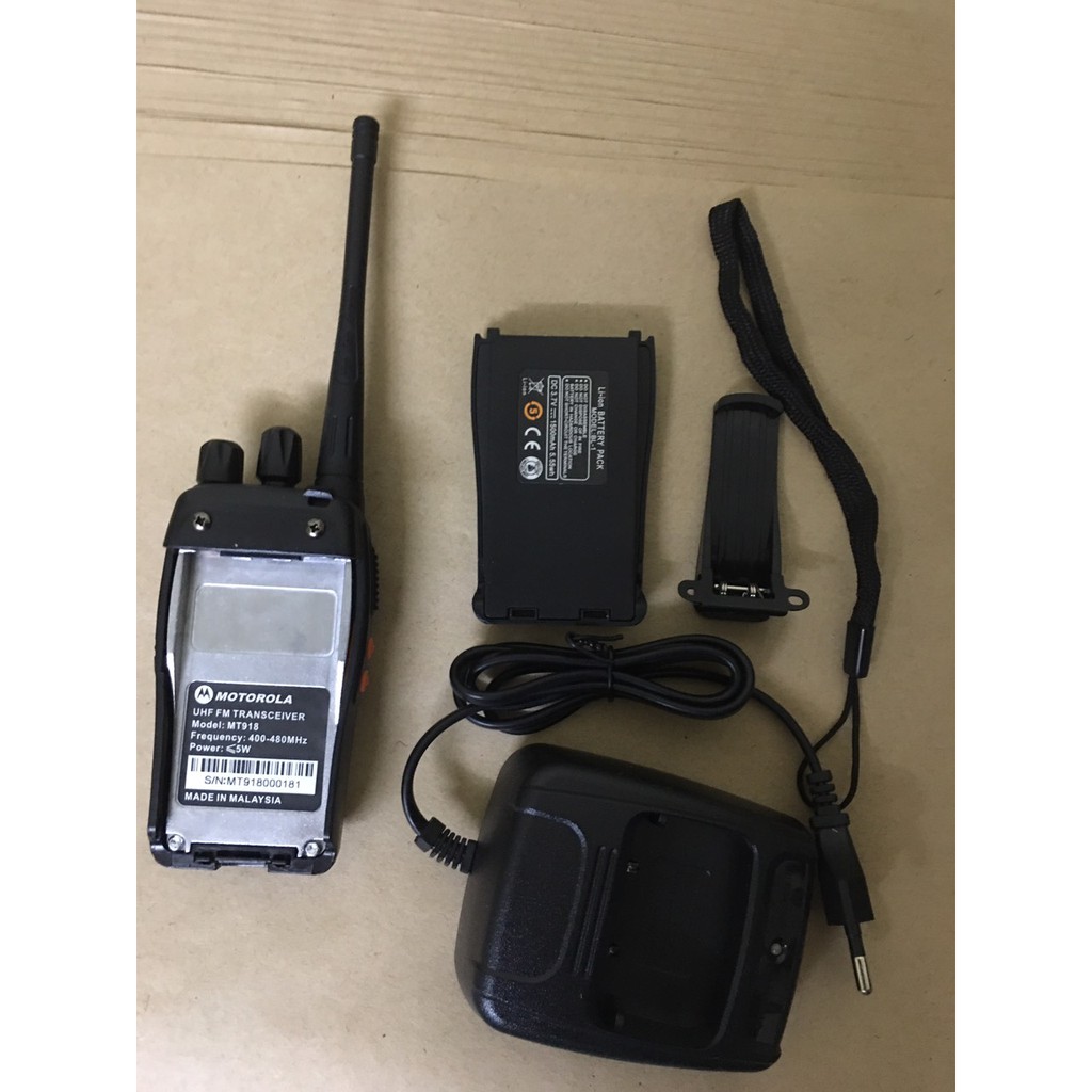 Bộ 2 Bộ đàm Motorola MT918