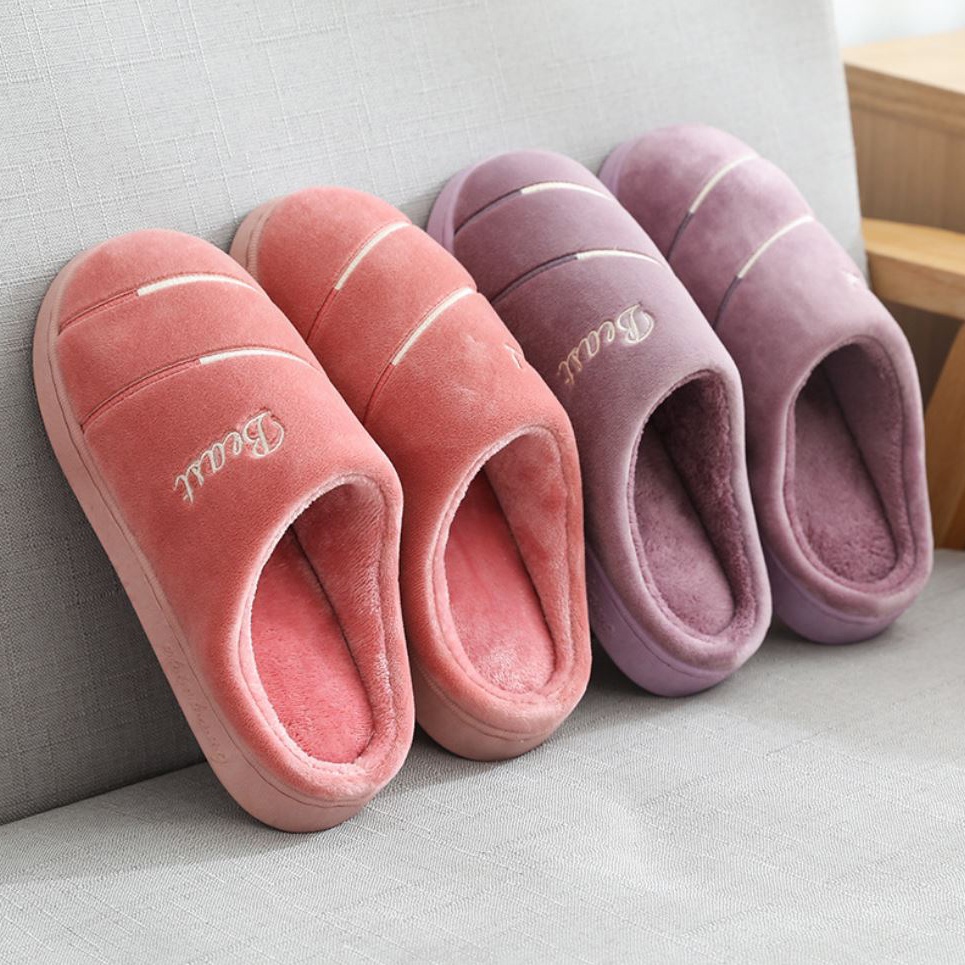 Dép bông mang trong nhà đế nhựa dẻo cực mềm êm chân và được may chắc chắn mã CHEO65
