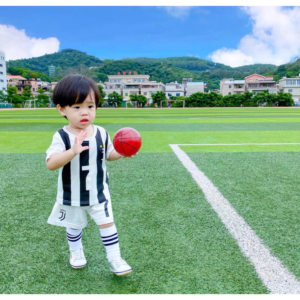 Bộ quần áo bóng đá cho bé BabyGao mẫu 2021