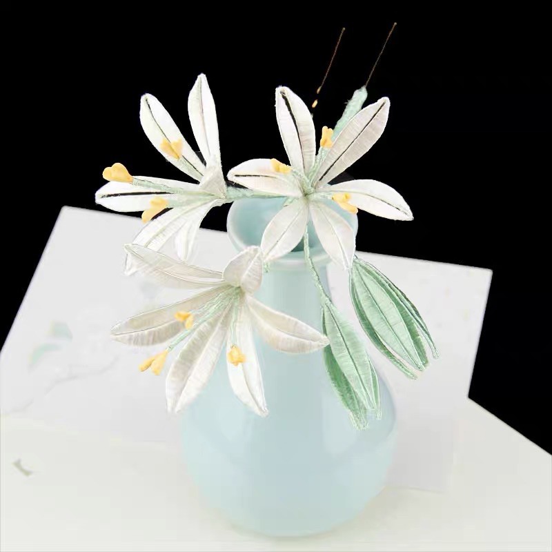 Lily-Định Ước