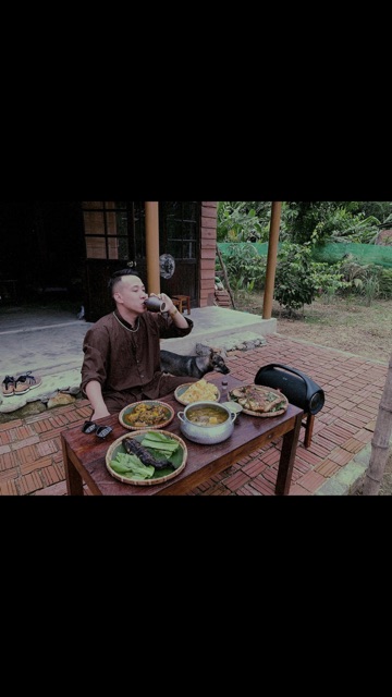 Nồi lẩu dáng tròn dáng đồng quê