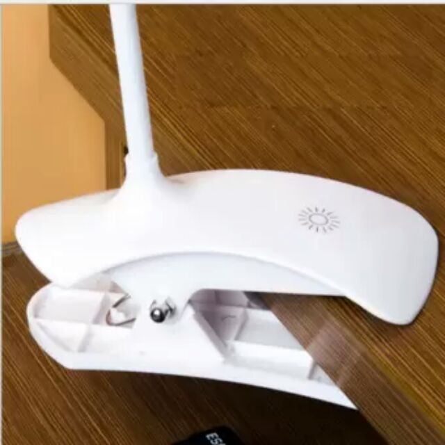 Đèn Led đọc sách kẹp bàn màu trắng