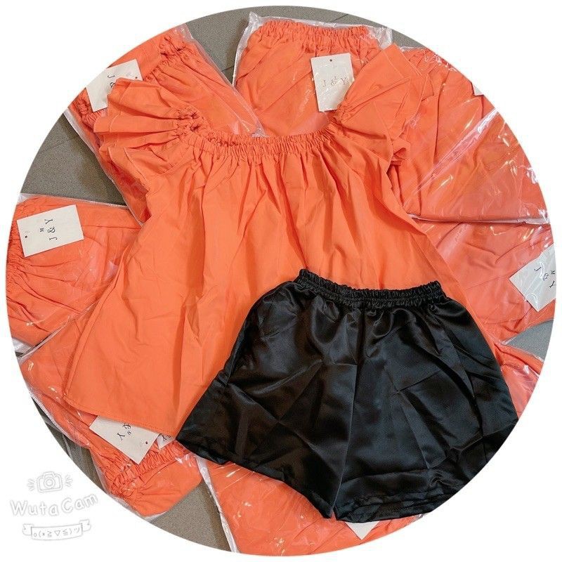 BÁN SỈ BỘ NỮ TRỄ VAI ÁO CAM QUẦN SHORT ĐEN CHO NỮ
