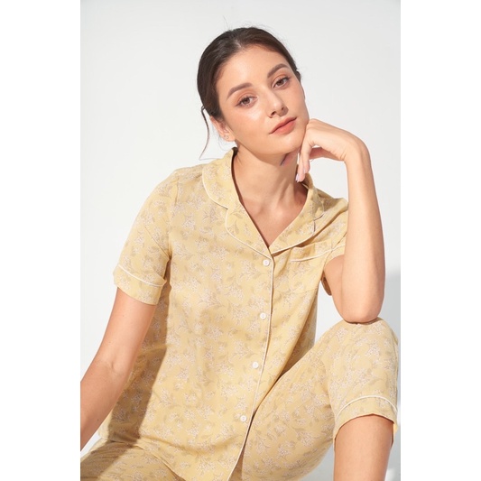 Bộ pyjama MOMOJAMA áo cộc quần dài lụa cát cao cấp, họa tiết hoa nhí màu pastel mj0251,52