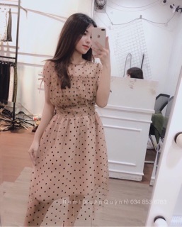 Váy ren chấm bi