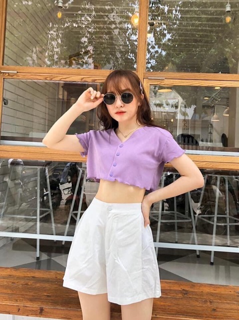 Áo croptop cúc dọc