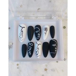 Nail Box móng up trắng đen cá tính