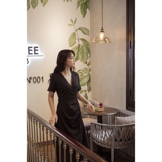 Đầm cổ V chun eo đen nữ EDINI-D1117