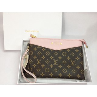 Clutch Cầm Tay LV