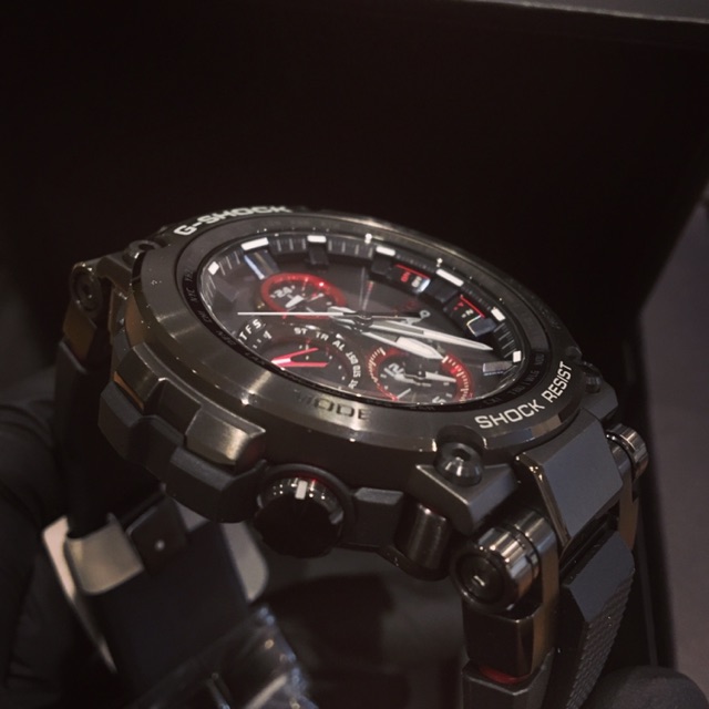 Đồng hồ nam mặt kim cổ tay vừa Casio G-shock MTG-B1000B-1A - kích thước 55,8×51,7×14,4mm