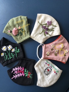 Khẩu trang thêu handmade