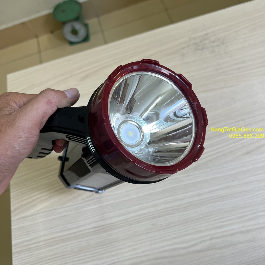 Đèn pin sạc xách tay 2 chức năng, pin khỏe chiếu xa, có dây sạc trực tiếp điện 220V
