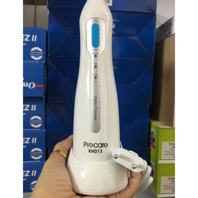 Máy tăm nước du lịch PROCARE KHD13