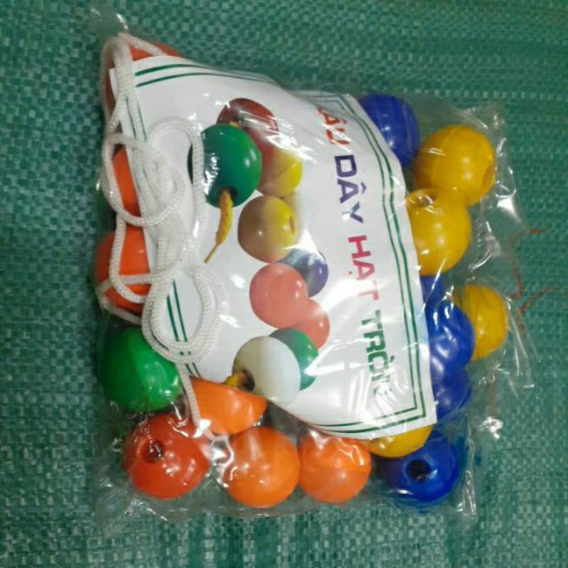 Đồ chơi xâu hạt cho trẻ tập xâu chuỗi