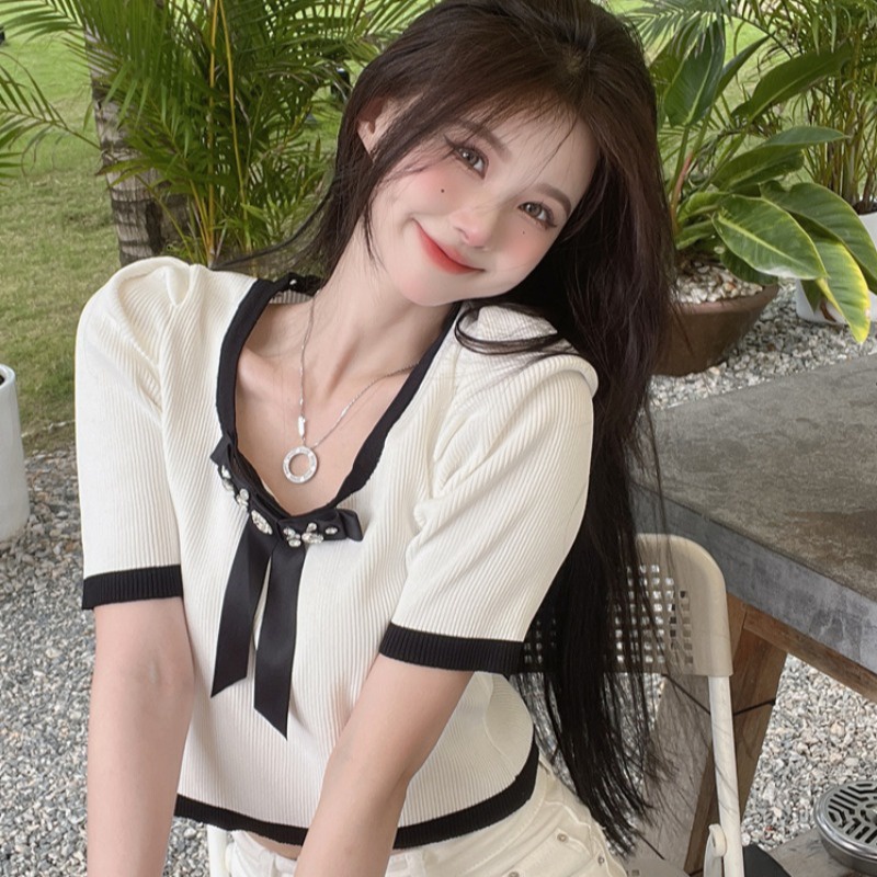 【ZHELIHANGFEI】Áo Thun Dệt Kim Tay Ngắn Phồng Đính Nơ Đính Đá Dễ Thương