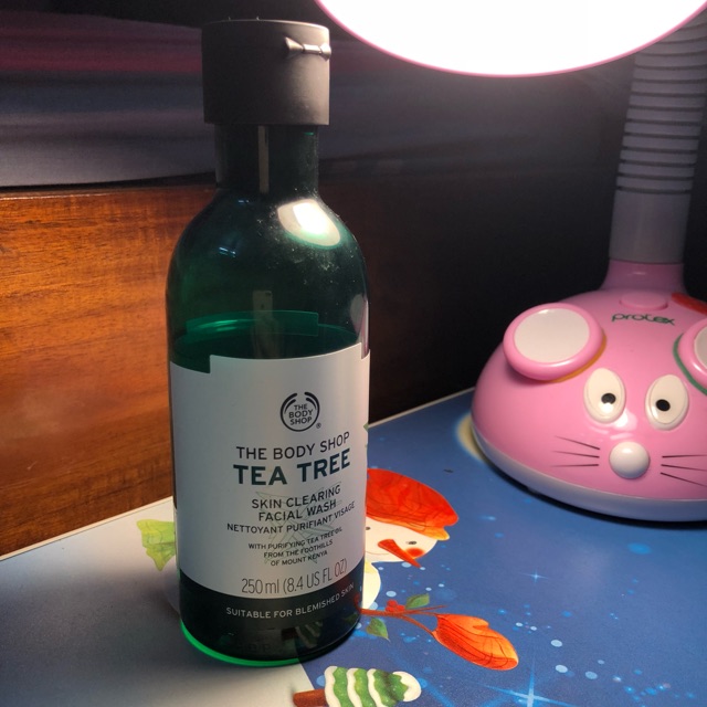 Sữa rửa mặt The Body Shop Facial Wash