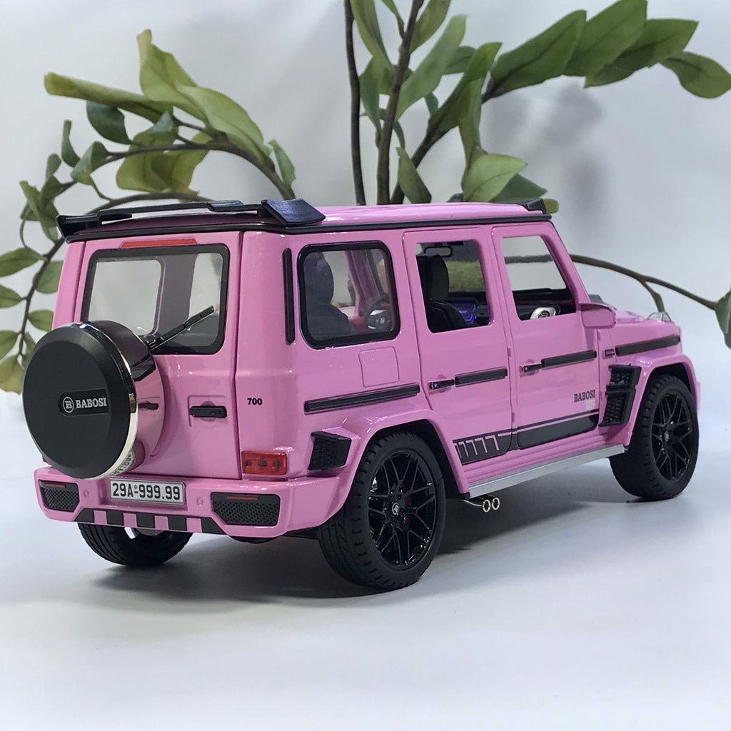 Mô hình xe ô tô Mercedes G700 Brabus tỷ lệ 1:18