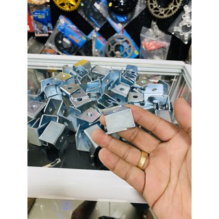 Pas chữ U gác chân yamaha