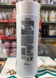 Dầu gội Clear Sạch Gàu Mát Lạnh Bạc Hà 180G