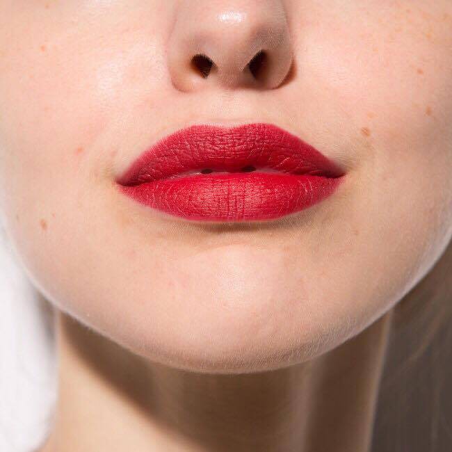Son Thỏi -  Kat Von D Studded Kiss Creme Lipstick