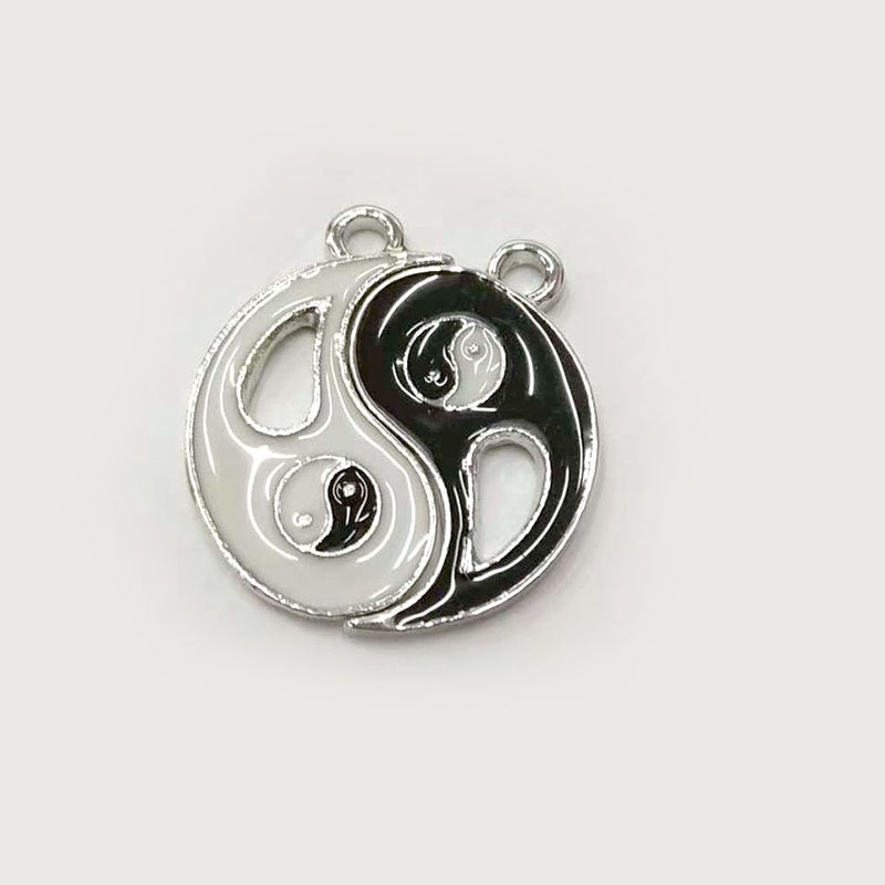 Set 2 Vòng cổ Mặt Hình Lon Coca Cola Thời Trang Cho Nữ