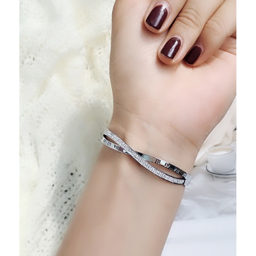 Vòng tay nữ titan cao cấp số la mã kết hợp đính đá siêu đẹp, bền màu, hợp thời trang