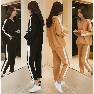 Set áo khoác mũ trùm dài tay kèm quần dài phối sọc thời trang mùa đông cho nữ