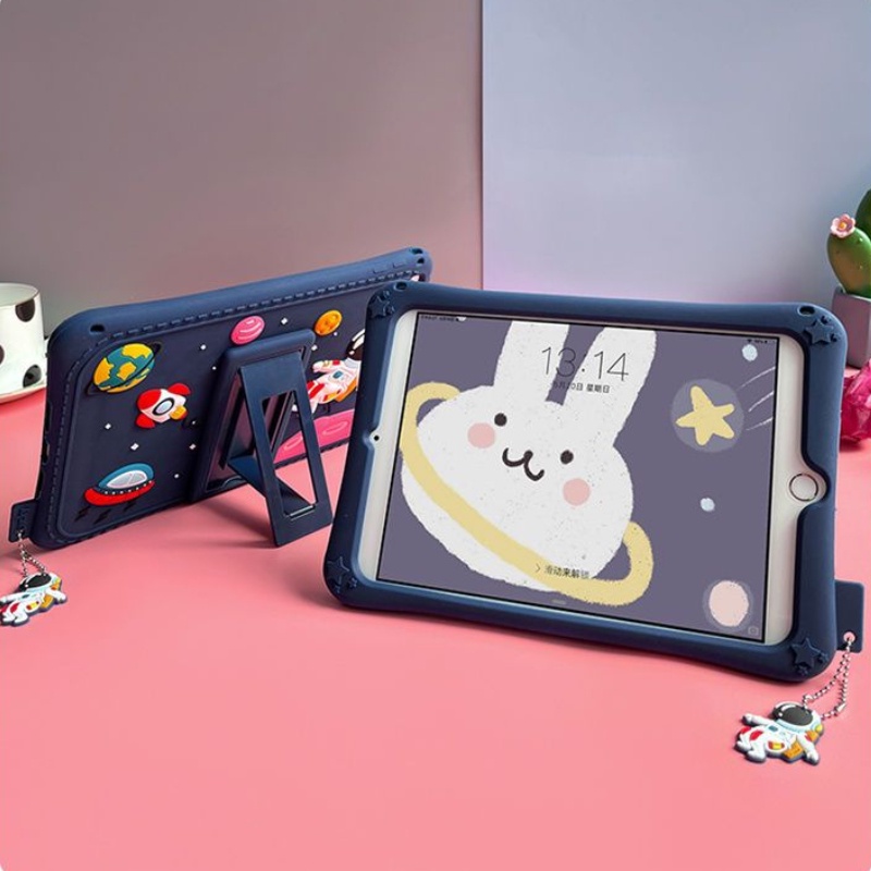 Ốp Máy Tính Bảng Họa Tiết Phi Hành Gia Cho iPad 2 / 3 / 4 / Mini / Air / Pro