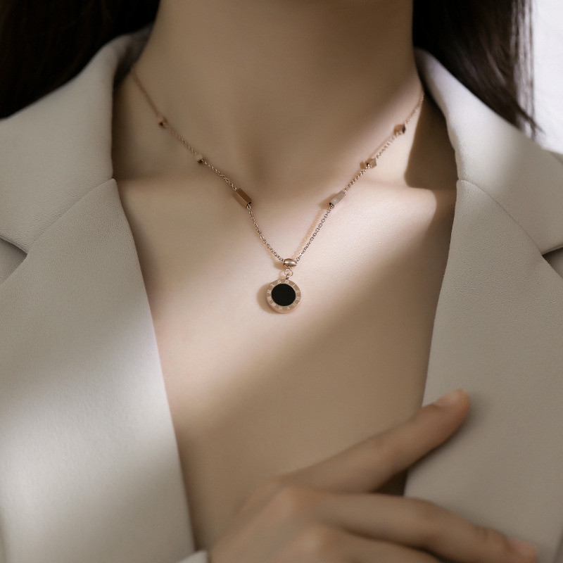 Vòng Cổ Thời Trang Nữ Mặt Số La Mã Sang Trọng