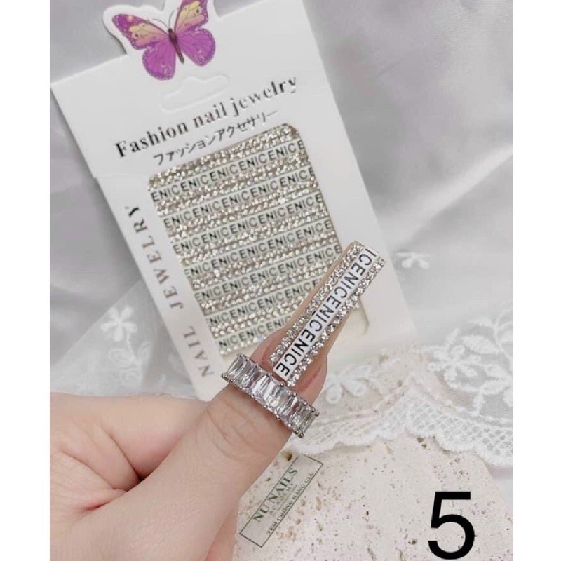 Sét charm chữ viền đá sang chảnh
