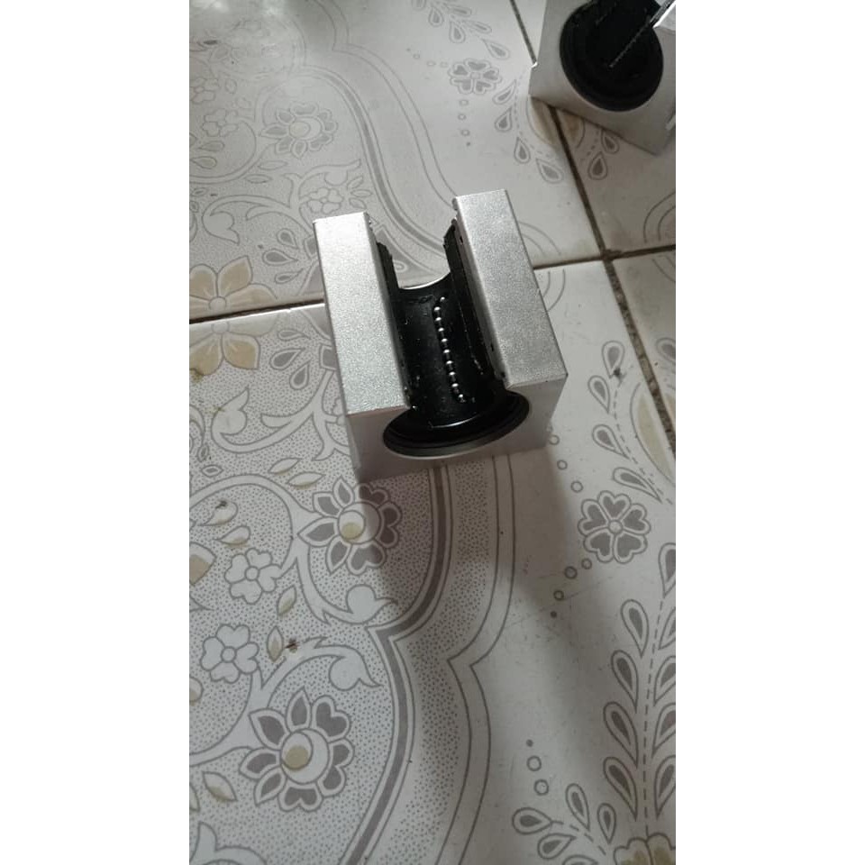 Con trượt tròn khuyết ngắn SBR 16UU / SBR 20UU