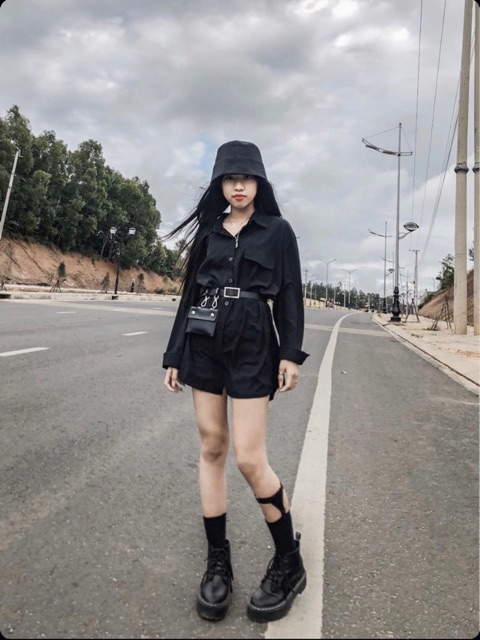 Áo sơmi đen kèm belt
