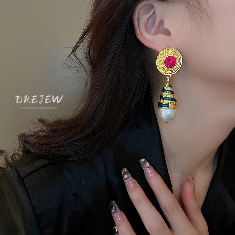 Khuyên Tai Hình Giọt Nước Đính Kim Cương Giả Màu Bạc Phong Cách Trung Cổ 1