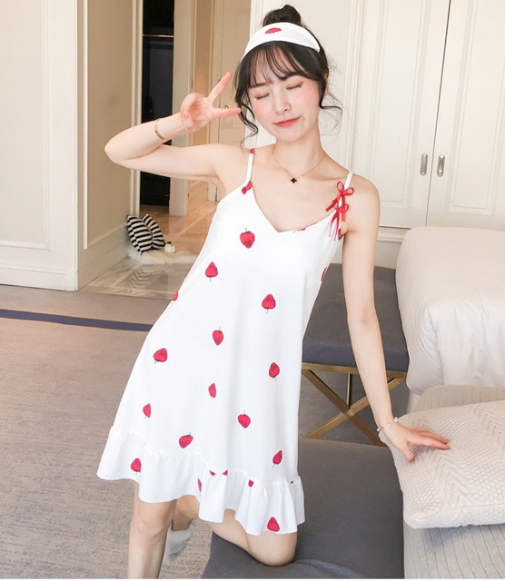 [Mã FASHIONGREEN44 giảm 10K đơn 50K] Váy Ngủ Hai Dây Có Đệm Ngực Đuôi Xếp Li Hot 2020 | BigBuy360 - bigbuy360.vn