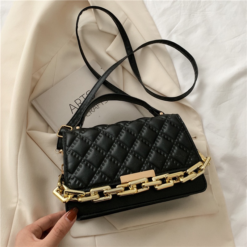 Túi xách nữ đeo chéo ô trám màu đen thời trang có chuỗi xích trang trí