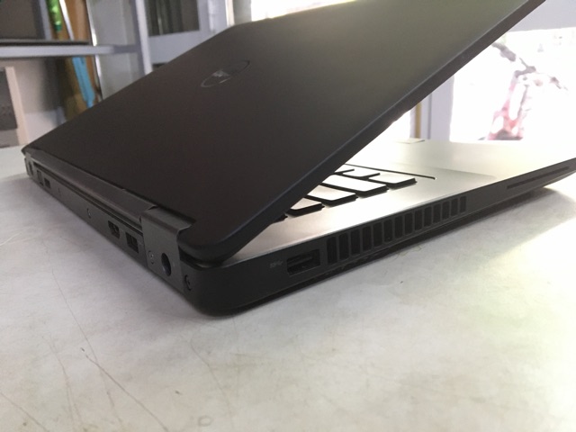 Laptop Dell Latitude E5470 i7 6600U/8G RAM/ SSD 256G/ VGA rời/ Màn 14.0 full hd | BigBuy360 - bigbuy360.vn