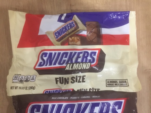 Socola sữa đậu phộng và sữa hạnh nhân Snickers Milk chocolate peanuts caramel nougat bịch 300gr của Mỹ date 10/2021