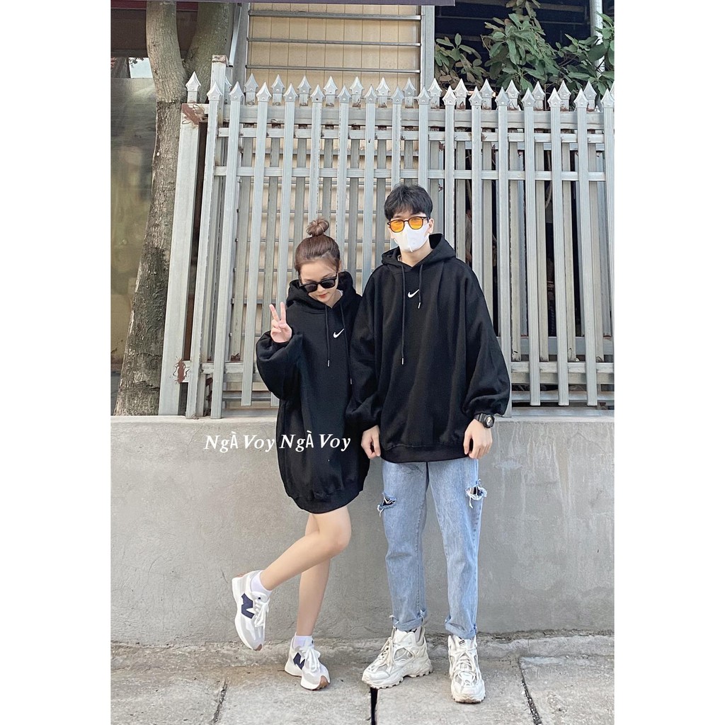 ÁO HOODIE NK CÓ CHỮ TRÊN MŨ MÀU ĐEN VÀ TRẮNG | BigBuy360 - bigbuy360.vn